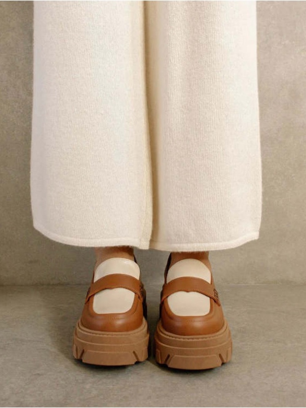 ALOHAS - TRAILBLAZER TWO TONE (Chunky Platform Loafer in Brown and Cream) - Picture 3 of 9
